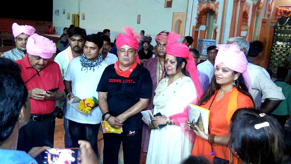 गर्मी को ताक पर रखकर भी साकार हुई टपरा टाकिज की संकल्पना