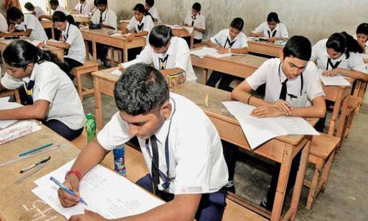 CBSE 10वीं की परीक्षा रद्द, 12वीं के लिए बाद में जारी होगा शेड्यूल
