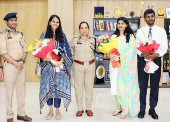 गौतमबुद्ध नगर पुलिस कमिश्नर ने सिविल सर्विस परीक्षा के मेधावियों का किया सम्मान