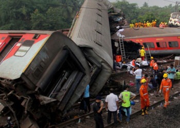 ओडिसा में बालेश्‍वर रेल दुर्घटना में राहत कार्य जारी