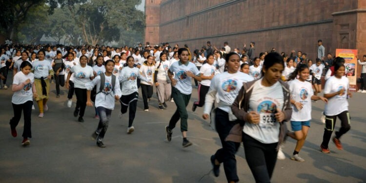 जीवन में नकारात्मकता के बजाए सकारात्मक राह अपनाएं और देश के लिए अपना समय लगाएं – पर्वतारोही अनीता कुंडु