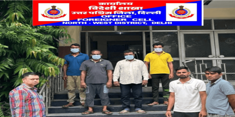 दिल्ली पुलिस की विदेशी शाखा का कमाल: मुखर्जी नगर से तीन बांग्लादेशी नागरिक गिरफ्तार