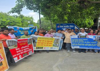 गुरुग्राम में Ocean Seven Private Ltd पर बड़ी कार्रवाई, फ्लैट खरीदारों का फूटा गुस्सा